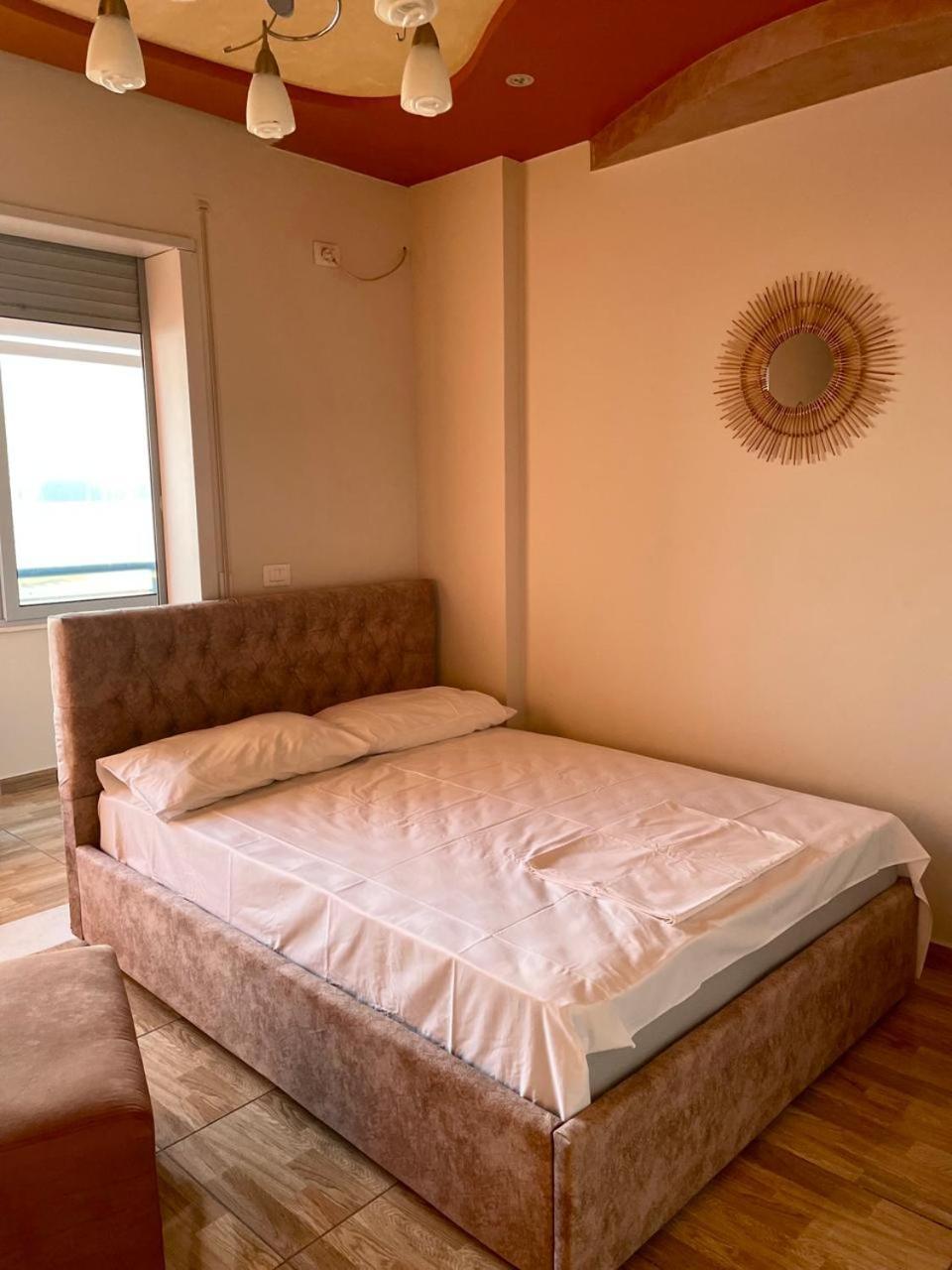 Cozy Beachfront Room ドゥラス エクステリア 写真
