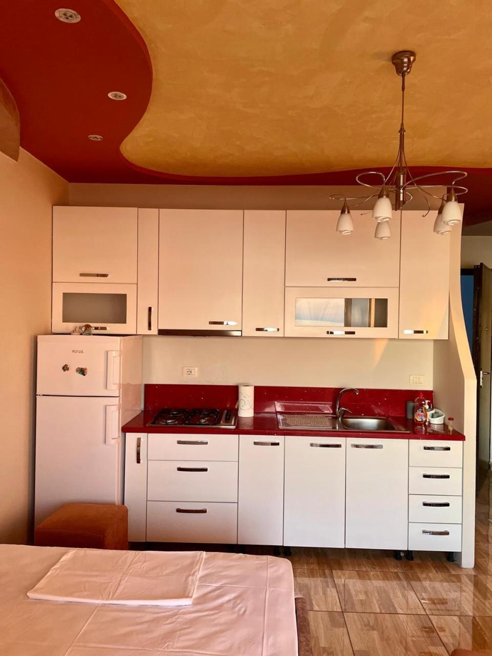 Cozy Beachfront Room ドゥラス エクステリア 写真